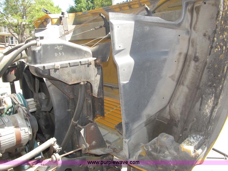 image for item B5178 1990 International 3800 Thomas Built school bus