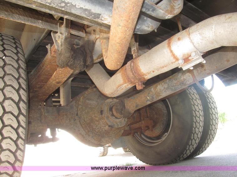 image for item B5178 1990 International 3800 Thomas Built school bus