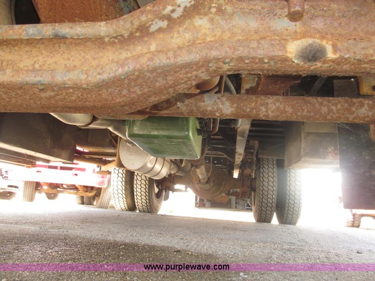 image for item B5178 1990 International 3800 Thomas Built school bus