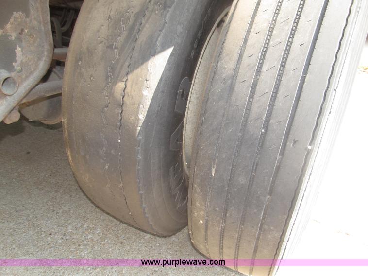 image for item B5183 1996 Wabash National 53' dry van trailer