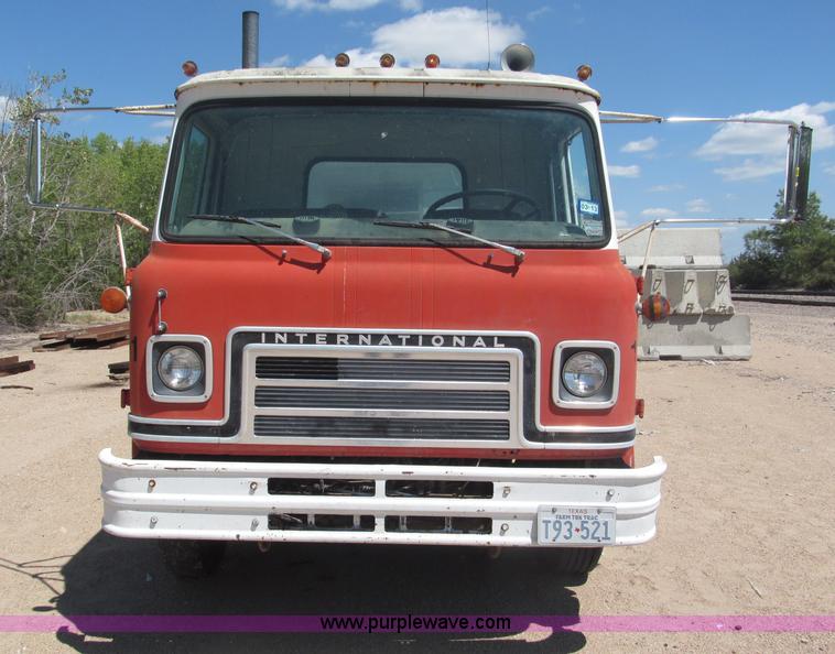 image for item B5188 1978 International CargoStar flatbed truck