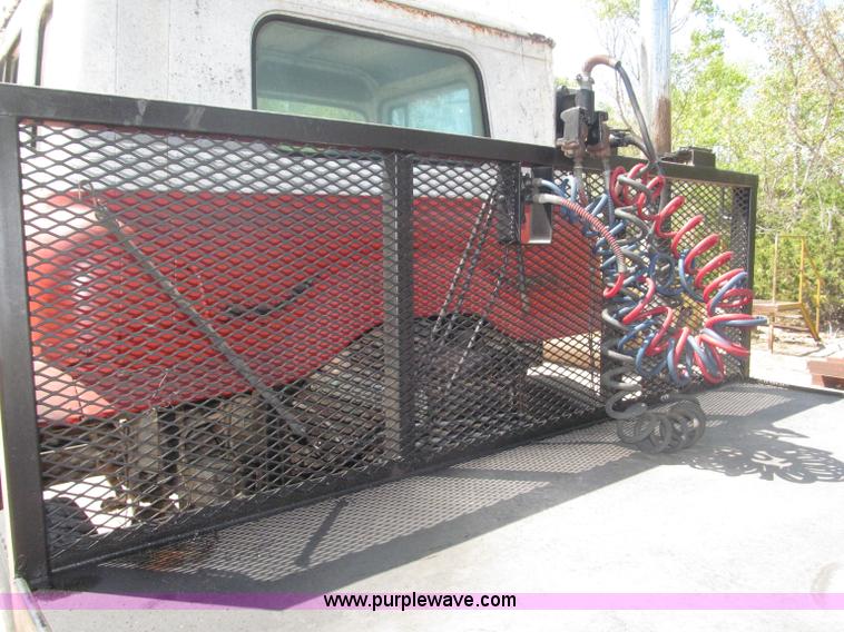 image for item B5188 1978 International CargoStar flatbed truck