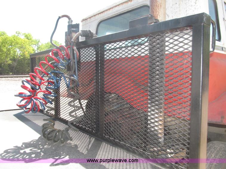 image for item B5188 1978 International CargoStar flatbed truck