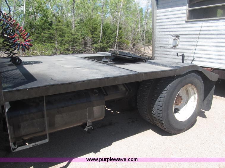 image for item B5188 1978 International CargoStar flatbed truck