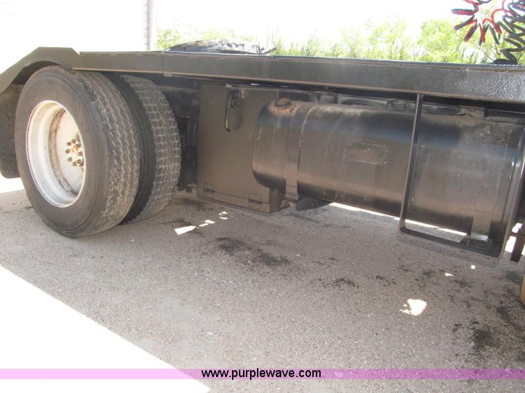 image for item B5188 1978 International CargoStar flatbed truck