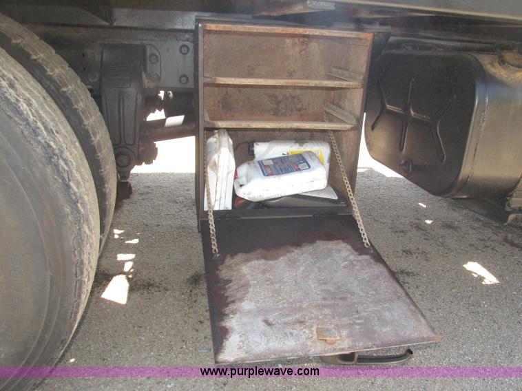 image for item B5188 1978 International CargoStar flatbed truck