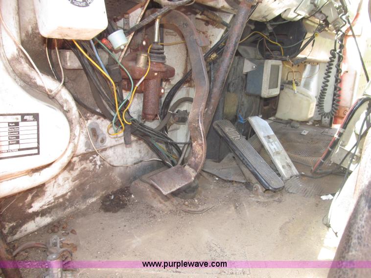 image for item B5188 1978 International CargoStar flatbed truck