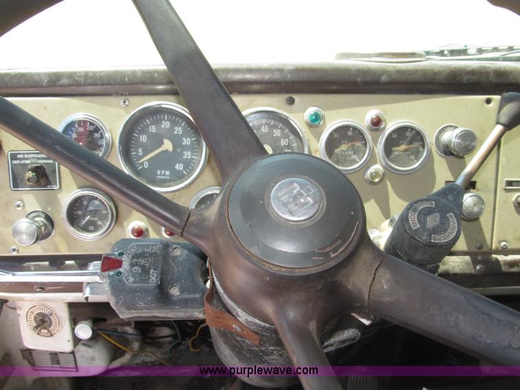 image for item B5188 1978 International CargoStar flatbed truck