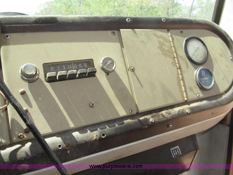 image for item B5188 1978 International CargoStar flatbed truck