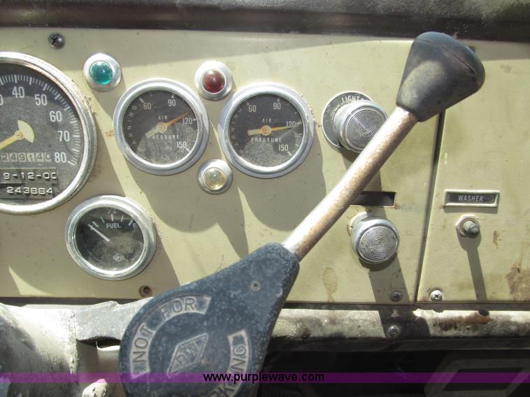 image for item B5188 1978 International CargoStar flatbed truck