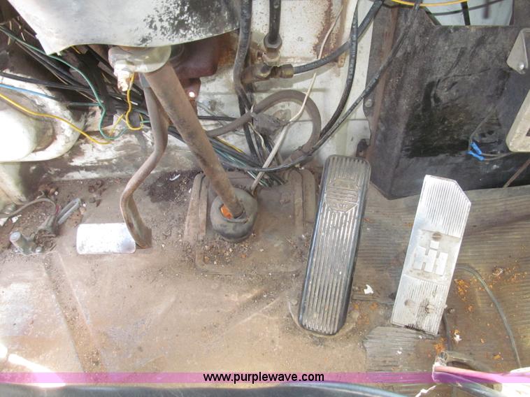 image for item B5188 1978 International CargoStar flatbed truck