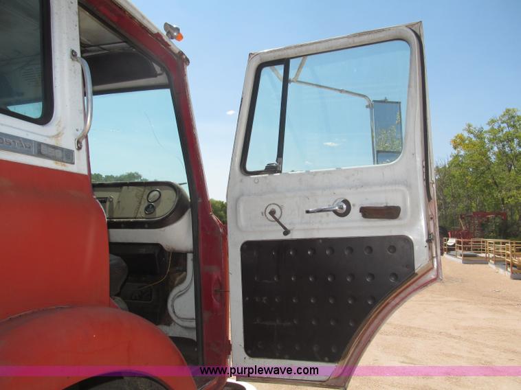 image for item B5188 1978 International CargoStar flatbed truck