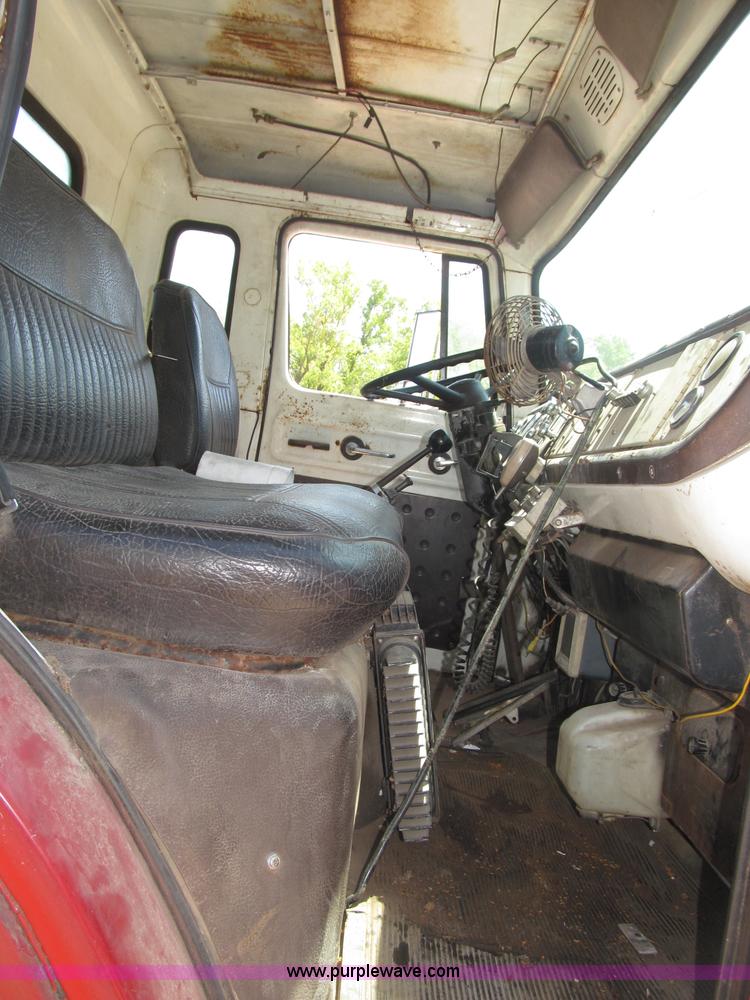 image for item B5188 1978 International CargoStar flatbed truck