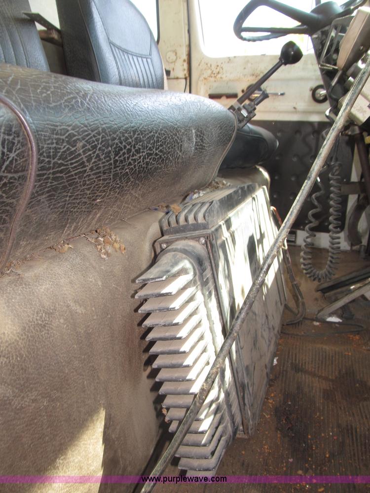 image for item B5188 1978 International CargoStar flatbed truck