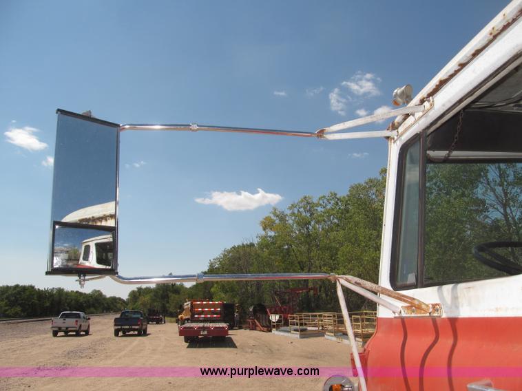 image for item B5188 1978 International CargoStar flatbed truck