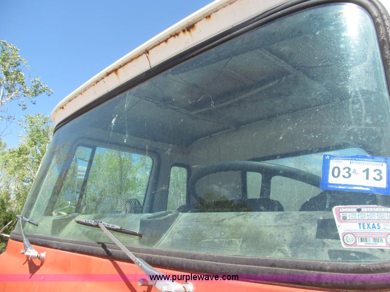 image for item B5188 1978 International CargoStar flatbed truck