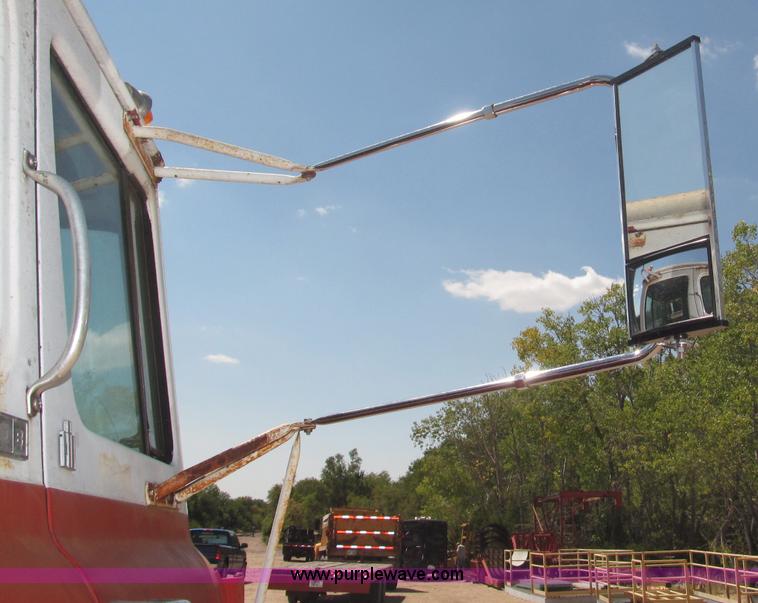 image for item B5188 1978 International CargoStar flatbed truck