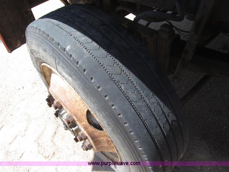 image for item B5188 1978 International CargoStar flatbed truck