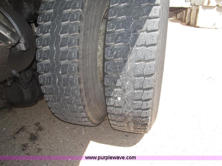 image for item B5188 1978 International CargoStar flatbed truck