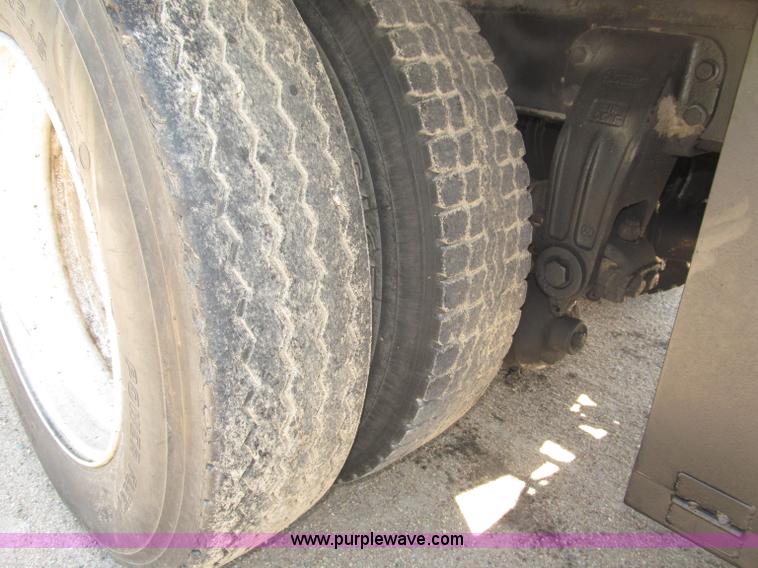 image for item B5188 1978 International CargoStar flatbed truck