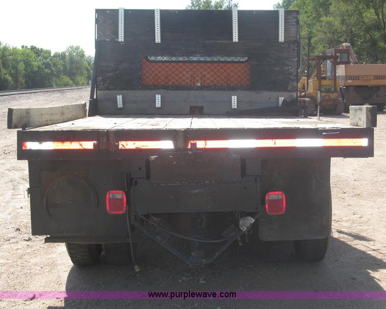 image for item B5191 1979 International 1724 flatbed truck