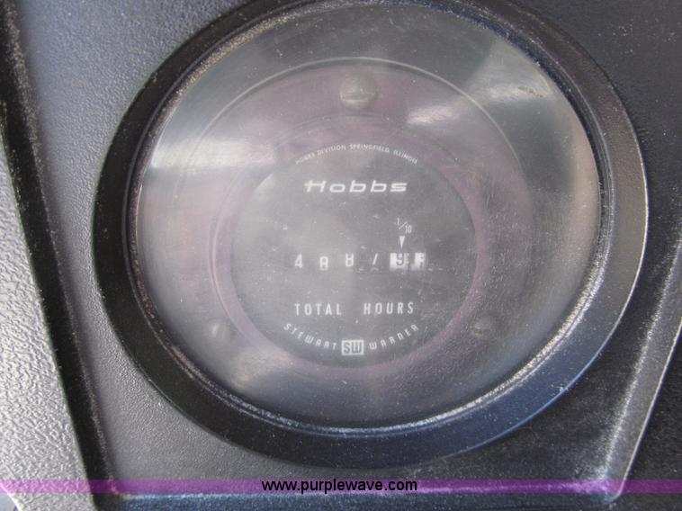 image for item B5191 1979 International 1724 flatbed truck