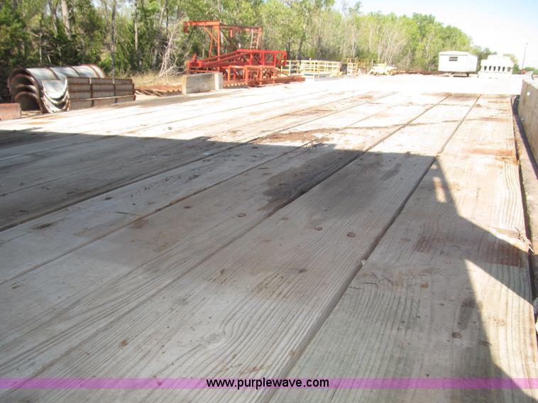 image for item B5191 1979 International 1724 flatbed truck