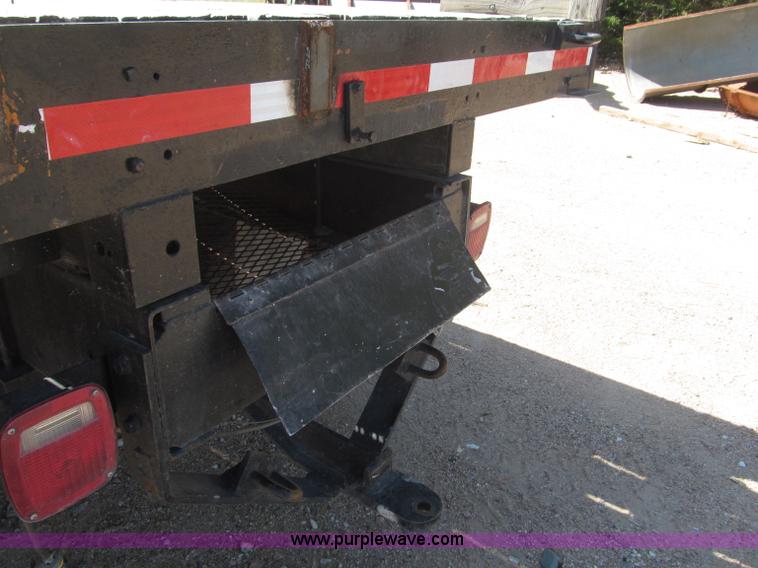 image for item B5191 1979 International 1724 flatbed truck