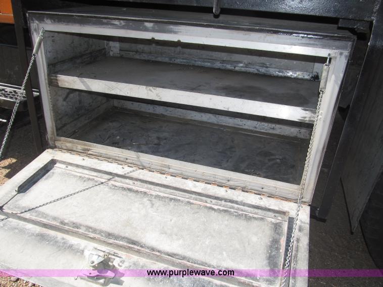 image for item B5191 1979 International 1724 flatbed truck