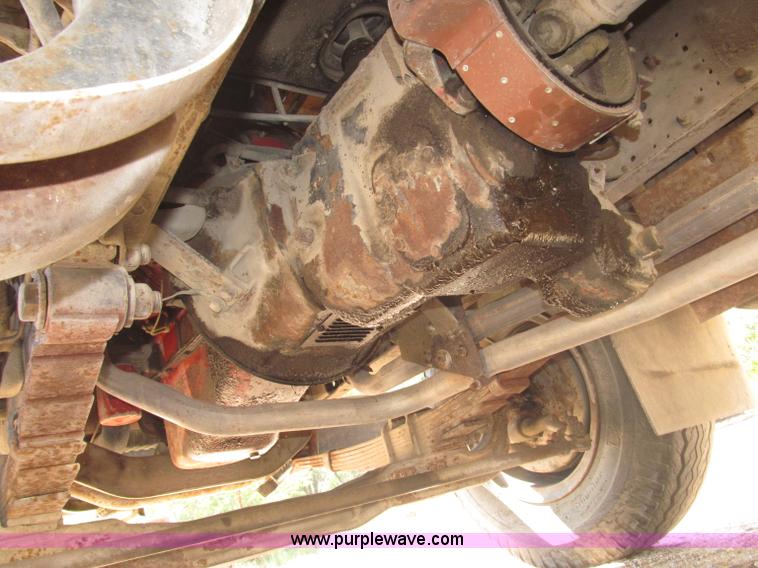 image for item B5191 1979 International 1724 flatbed truck