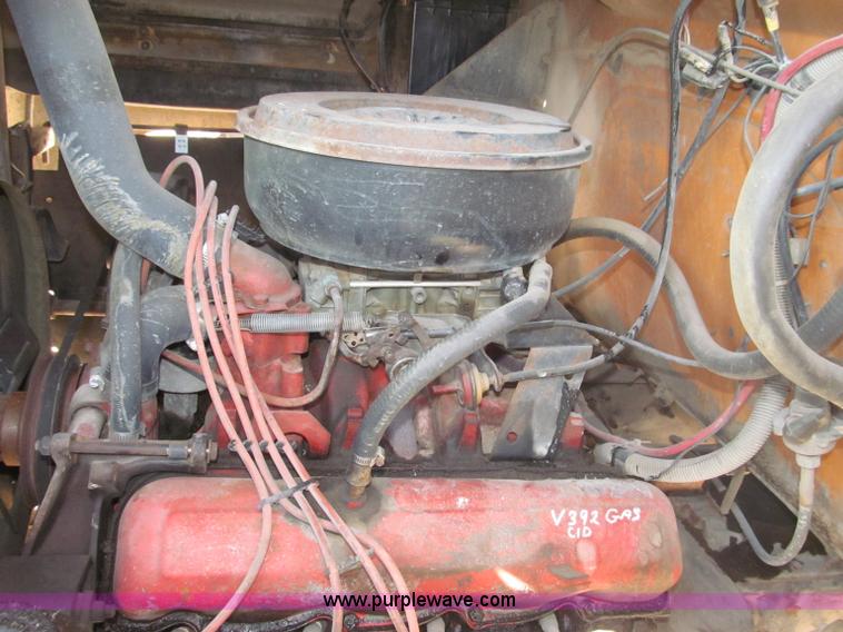 image for item B5191 1979 International 1724 flatbed truck