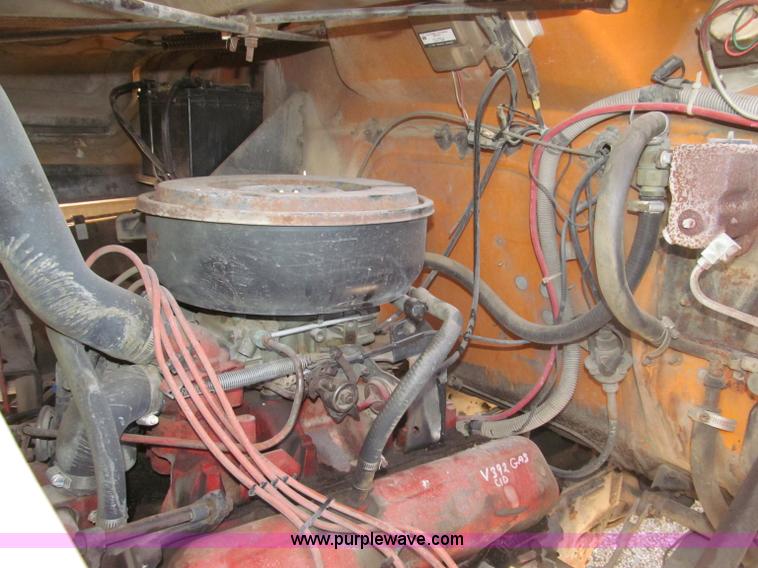 image for item B5191 1979 International 1724 flatbed truck