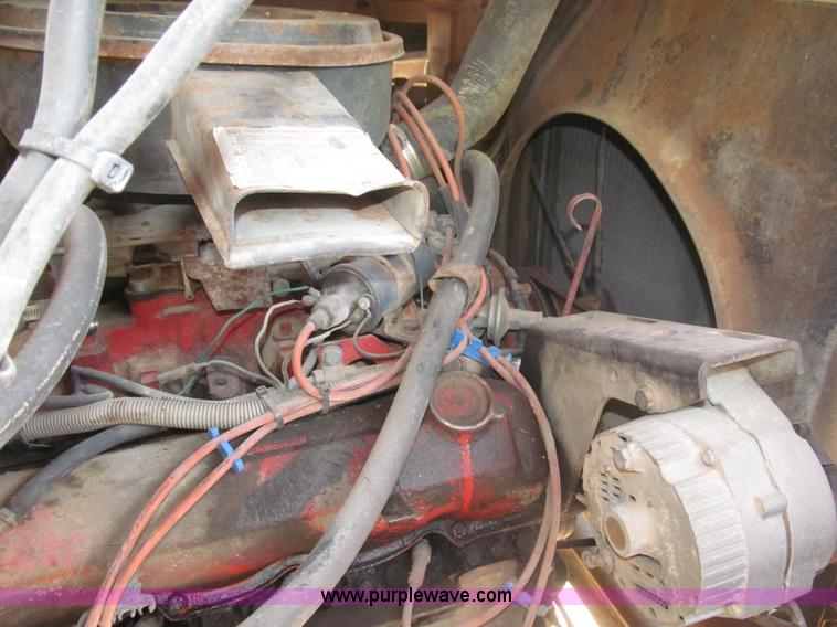 image for item B5191 1979 International 1724 flatbed truck