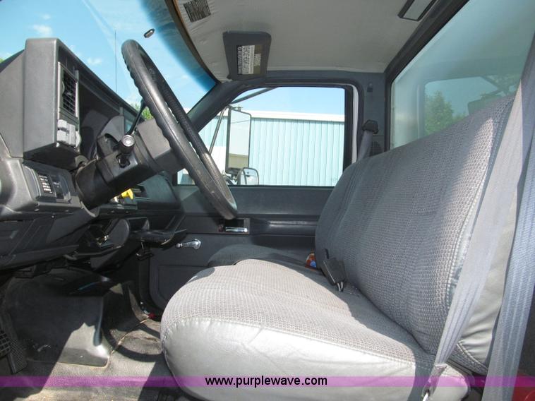 image for item B5203 1998 GMC C6500 box truck