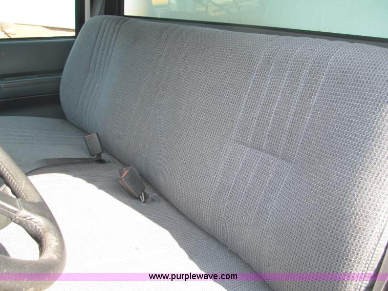 image for item B5203 1998 GMC C6500 box truck