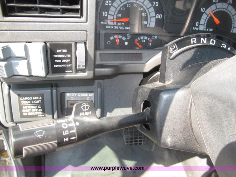 image for item B5203 1998 GMC C6500 box truck