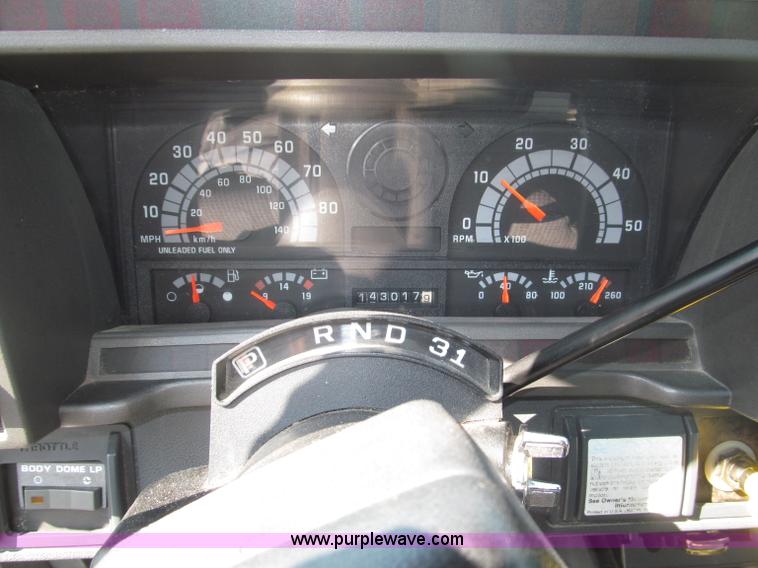 image for item B5203 1998 GMC C6500 box truck