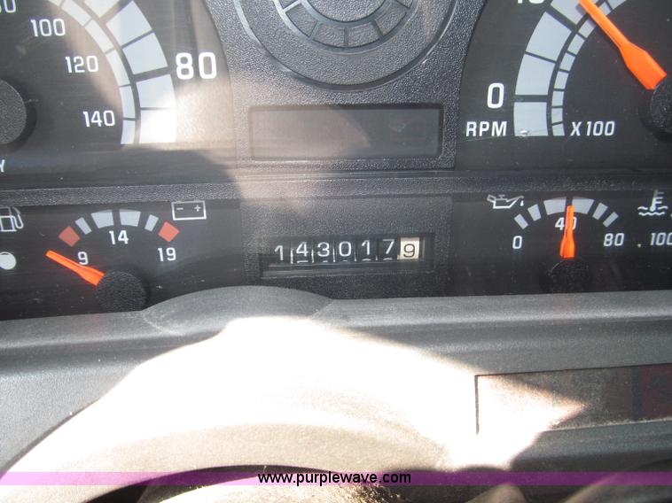 image for item B5203 1998 GMC C6500 box truck