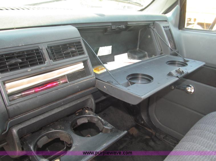 image for item B5203 1998 GMC C6500 box truck