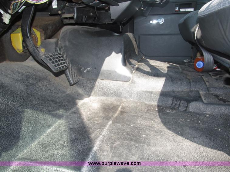 image for item B5203 1998 GMC C6500 box truck