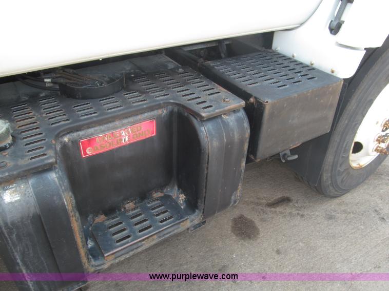 image for item B5203 1998 GMC C6500 box truck