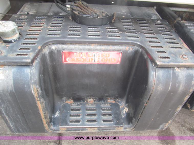 image for item B5203 1998 GMC C6500 box truck