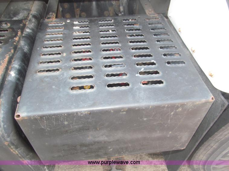 image for item B5203 1998 GMC C6500 box truck