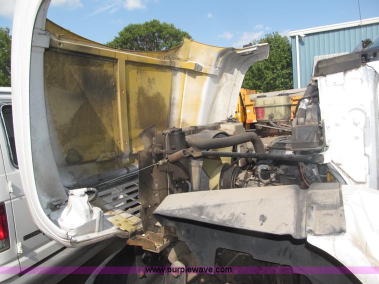 image for item B5203 1998 GMC C6500 box truck