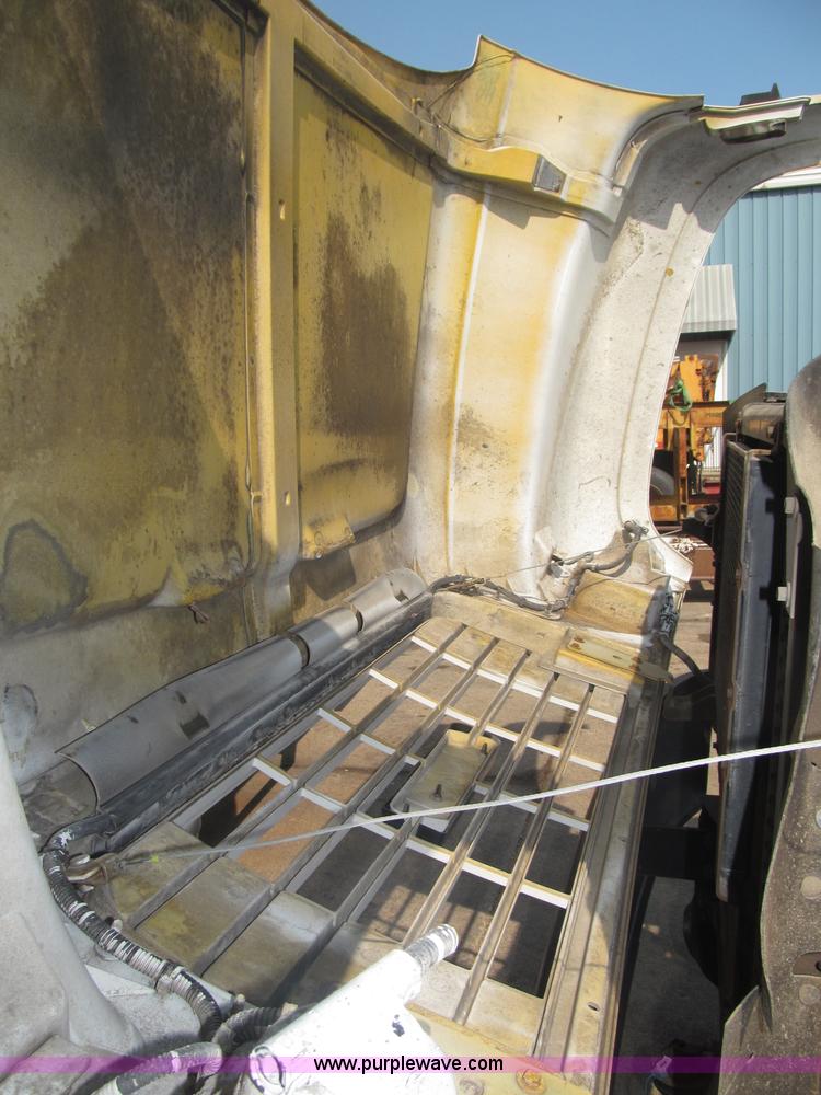 image for item B5203 1998 GMC C6500 box truck