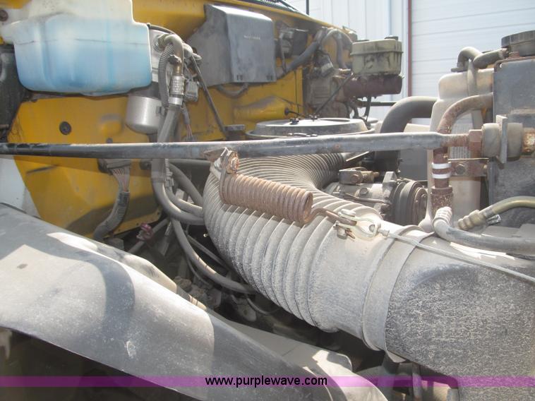 image for item B5203 1998 GMC C6500 box truck