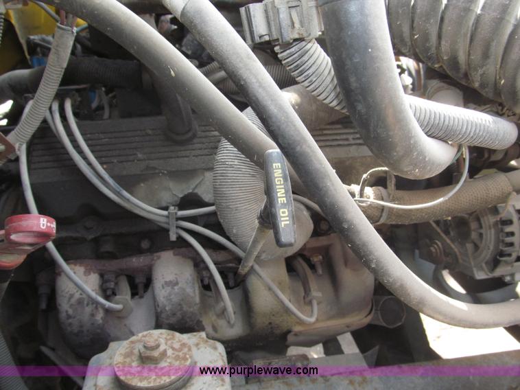 image for item B5203 1998 GMC C6500 box truck