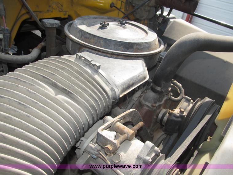 image for item B5203 1998 GMC C6500 box truck