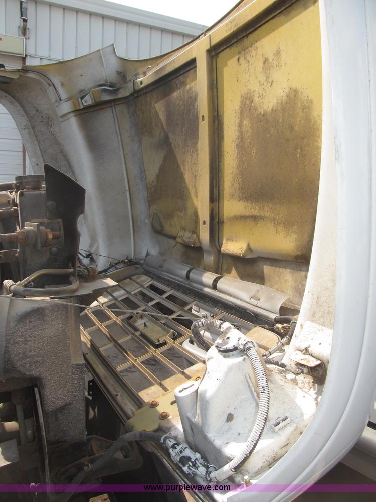 image for item B5203 1998 GMC C6500 box truck