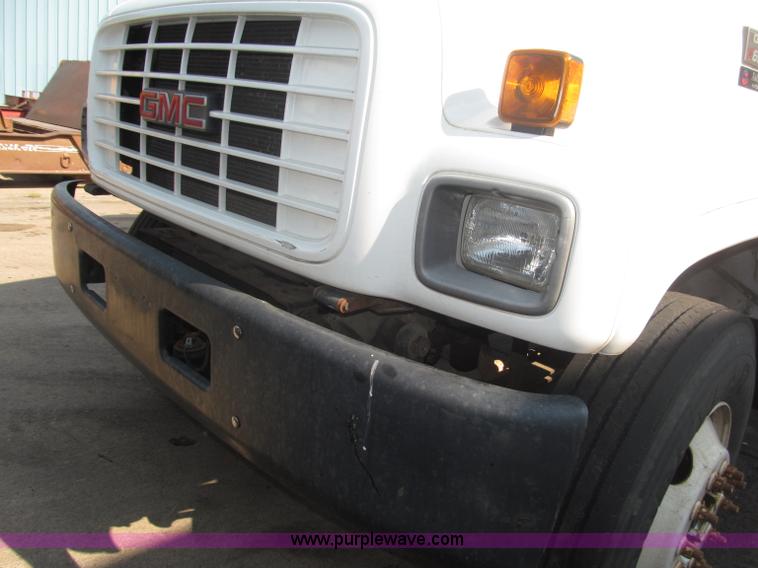 image for item B5203 1998 GMC C6500 box truck